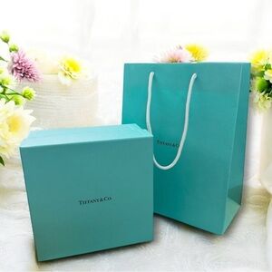 ✅Tiffany & Co. Signature Blue Gift Bag and Box